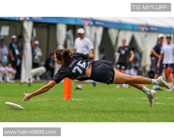 成都飞盘队创下耐力新纪录引发热议全城欢庆飞盘运动蓬勃发展